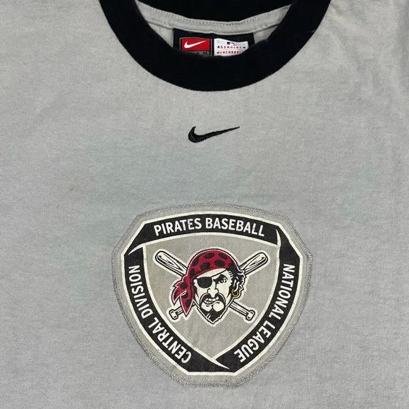 Vintage Nike Pittsburgh Pirates center swoosh tee - Picture 3 of 6